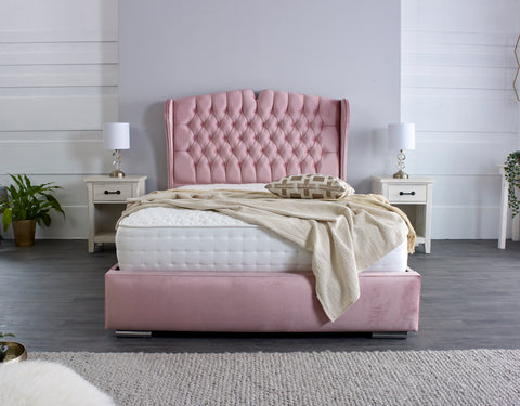 Rosa Chesterfield Winged Bed